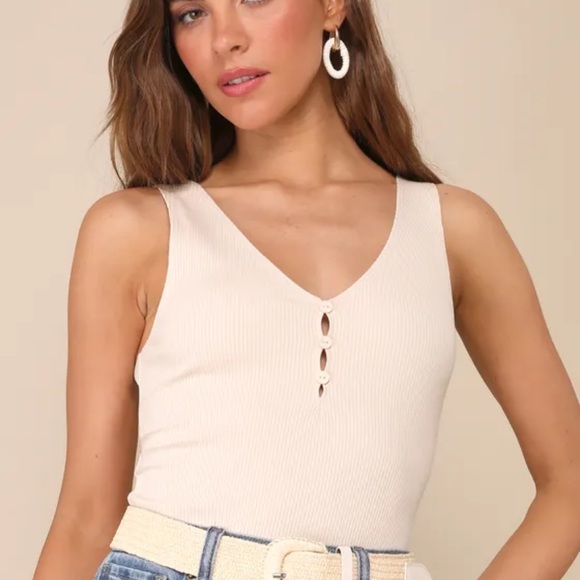 Lulu’s Beige Ribbed Knit Sleeveless Bodysuit.  New with tags, size medium. - Picture 1 of 6